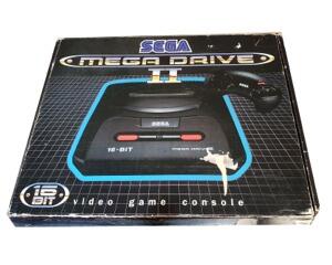 Sega Mega Drive II (2 joypad) m. kasse (slidt) og manual