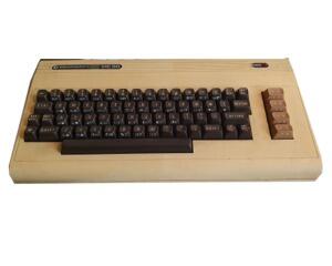 Commodore Vic20 m. videokabel (kosmetiske fejl)