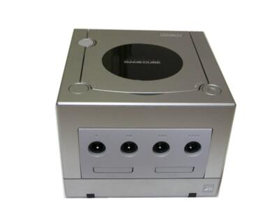 GameCube (Platinum) (DOL-001) m. 1 uorig pad (kosmetiske fejl)