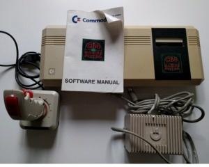 Commodore 64GS m. manual (misfarvet)