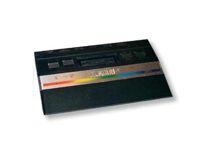 Atari 2600 jr. m. 1 pad incl 32 i 1 spil