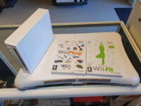 Wii konsol m. Wii Fit bundle